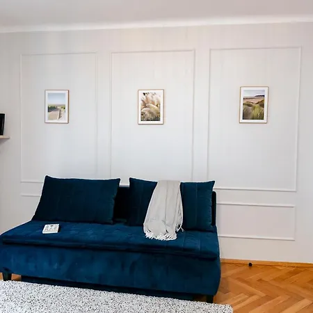 Wilcza 3 Blue - 260 Metrow Od Ambasady - Better *