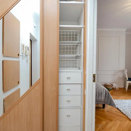 Wilcza 3 Blue - 260 Metrow Od Ambasady - Better *