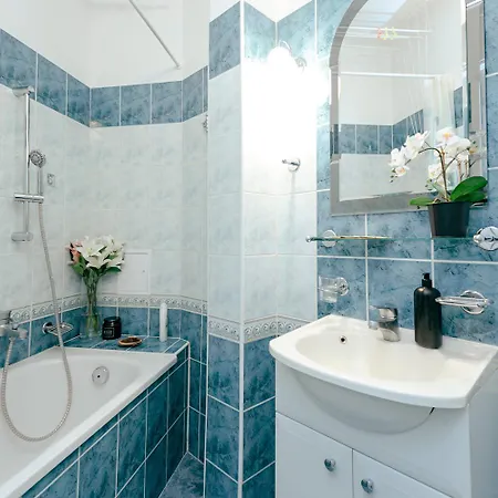 Wilcza 3 Blue - 260 Metrow Od Ambasady - Better Apartment *