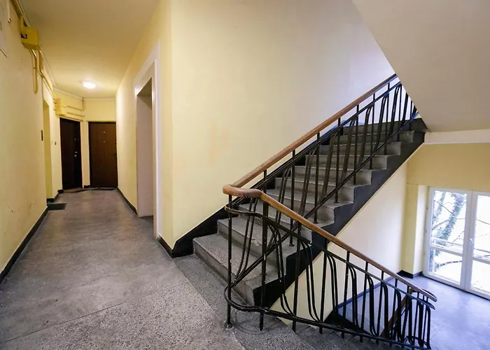 Wilcza 3 Blue - 260 Metrow Od Ambasady - Better * Varşova