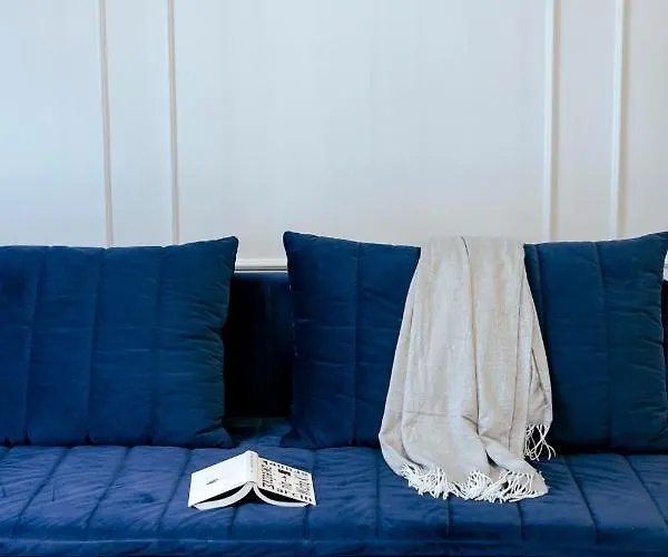 Wilcza 3 Blue - 260 Metrow Od Ambasady - Better * Varşova