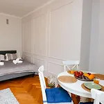 Apartment Wilcza 3 Blue - 260 Metrow Od Ambasady - Better