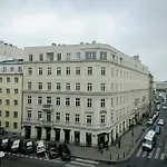 Apartment Wilcza 3 Blue - 260 Metrow Od Ambasady - Better Warsaw